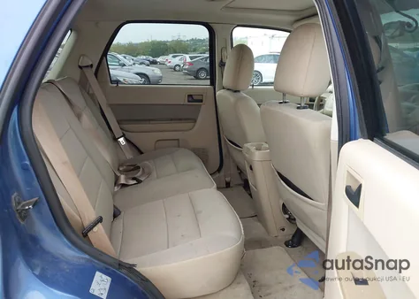 2010 Ford Escape Xlt z USA, uszkodzony, nr VIN 1FMCU9D76AKC15428